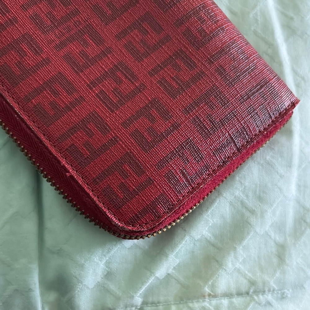 Fendi Red Logo Wallet - Picture 13 of 14